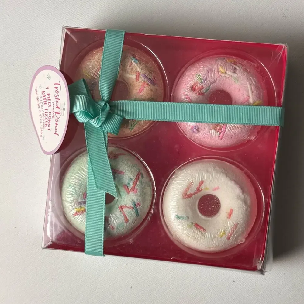 Frosted Donut Scented Four Piece Bath Gift Set Fizzer New in Package